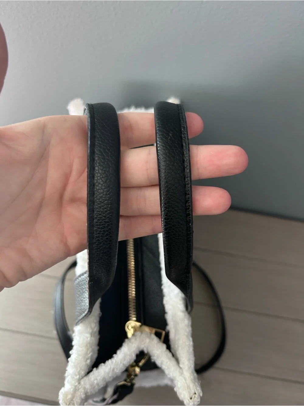 THE TOTE BAG Black and White Sherpa Trim Tote - Picture 5 of 12